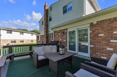 Exterior - 5555 Patterson Dr, Troy, MI 48085 photo 5 of 9