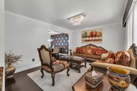 Living - 5555 Patterson Dr, Troy, MI 48085 photo 1 of 7