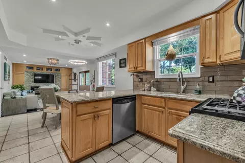 Kitchen - 5555 Patterson Dr, Troy, MI 48085 photo 1 of 8