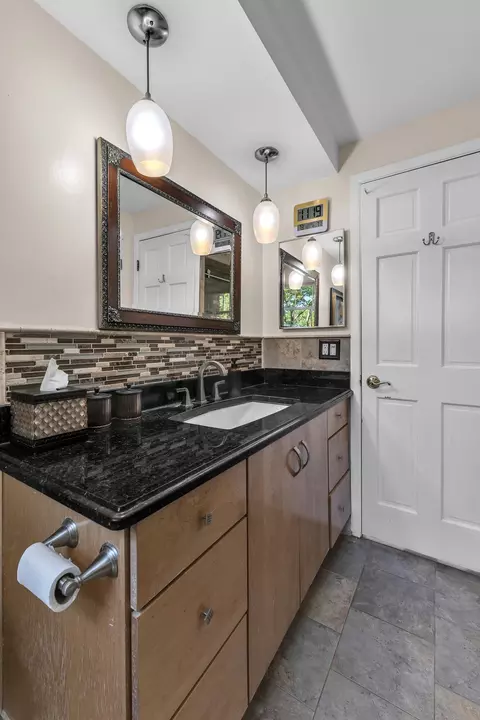 Bath - 5555 Patterson Dr, Troy, MI 48085 photo 3 of 5