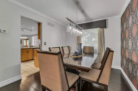 Dining - 5555 Patterson Dr, Troy, MI 48085 photo 2 of 6