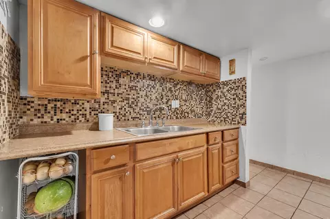 Kitchen - 5555 Patterson Dr, Troy, MI 48085 photo 8 of 8