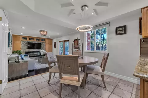 Dining - 5555 Patterson Dr, Troy, MI 48085 photo 4 of 6
