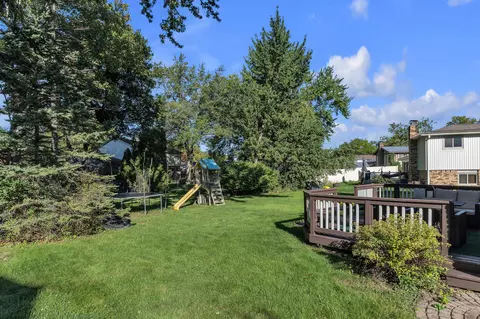 Exterior - 5555 Patterson Dr, Troy, MI 48085 photo 6 of 9