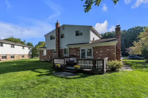 Exterior - 5555 Patterson Dr, Troy, MI 48085 photo 8 of 9