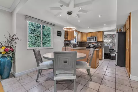 Dining - 5555 Patterson Dr, Troy, MI 48085 photo 5 of 6