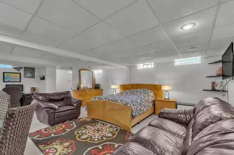 Bedroom - 5555 Patterson Dr, Troy, MI 48085 photo 10 of 13