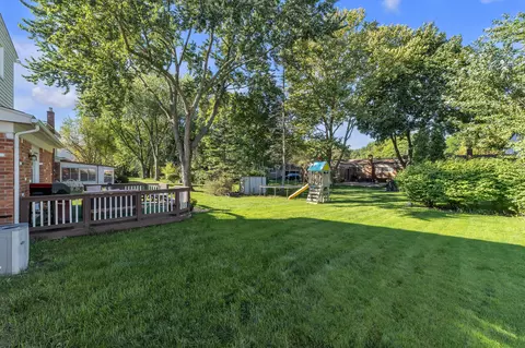 Exterior - 5555 Patterson Dr, Troy, MI 48085 photo 7 of 9
