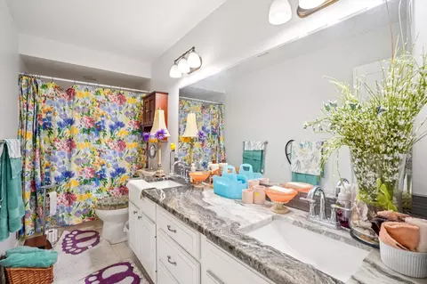 Bath - 46793 Springwood Dr, Macomb, MI 48044 photo 2 of 4