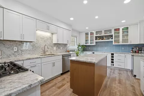 Kitchen - 4539 Golf View Dr, Genoa, MI 48116 photo 1 of 5