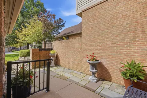 Exterior - 4539 Golf View Dr, Genoa, MI 48116 photo 6 of 17