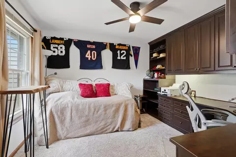 Bedroom - 4539 Golf View Dr, Genoa, MI 48116 photo 6 of 6