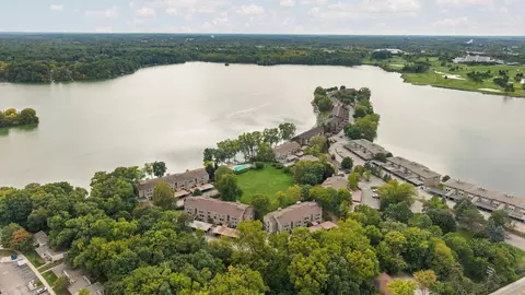 1660 Cliffs Landing Unit Lndg #102, Ypsilanti, MI 48198