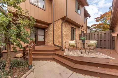2601 Meade Ct, Ann Arbor, MI 48105