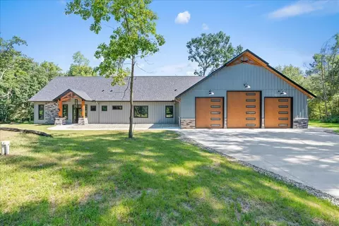 62357 Hunters Pointe Dr, Sherman, MI 49091