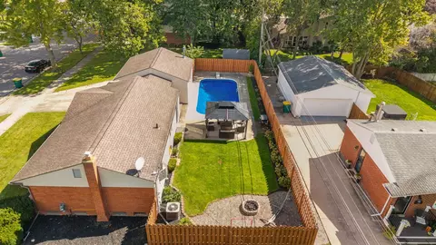 View/Area - 216 Harper Dr, Saline, MI 48176 photo 3 of 13