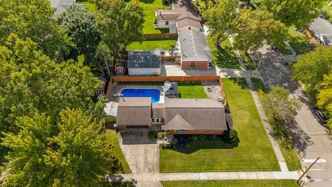 View/Area - 216 Harper Dr, Saline, MI 48176 photo 4 of 13