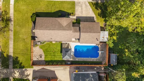 View/Area - 216 Harper Dr, Saline, MI 48176 photo 2 of 13
