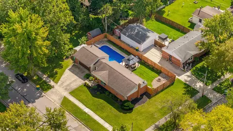 View/Area - 216 Harper Dr, Saline, MI 48176 photo 9 of 13