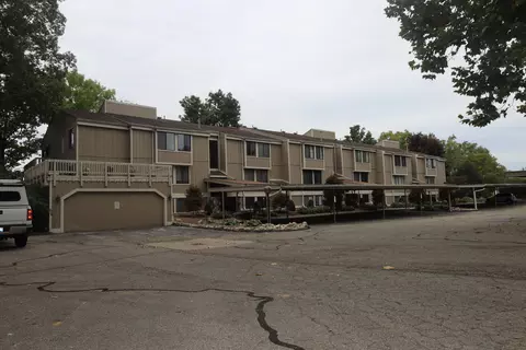 1731 Cliffs Lndg, Ypsilanti, MI 48198