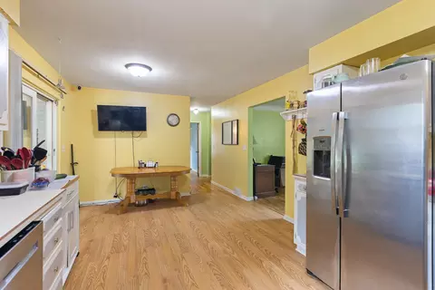 Kitchen - 6530 S Jackson Rd, Summit, MI 49201 photo 6 of 7