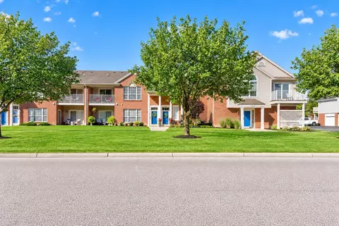 51731 Adler Park Dr W, Chesterfield, MI 48051