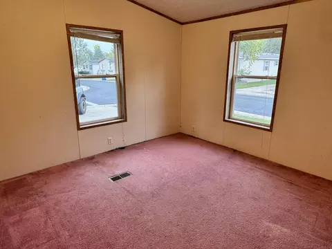 Bedroom - 421 Cheyenne River Dr, Adrian, MI 49221 photo 2 of 4