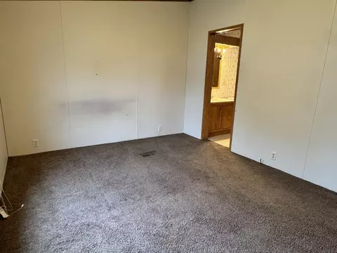 Bedroom - 421 Cheyenne River Dr, Adrian, MI 49221 photo 4 of 4