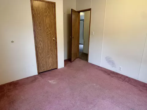 Bedroom - 421 Cheyenne River Dr, Adrian, MI 49221 photo 3 of 4