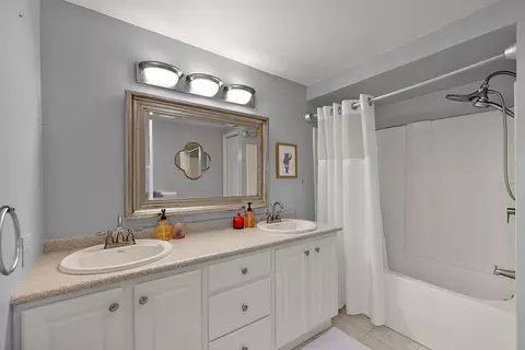 Bath - 8360 Parker Rd, Saline, MI 48176 photo 6 of 9