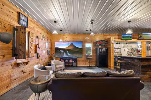 Living - 8360 Parker Rd, Saline, MI 48176 photo 13 of 13