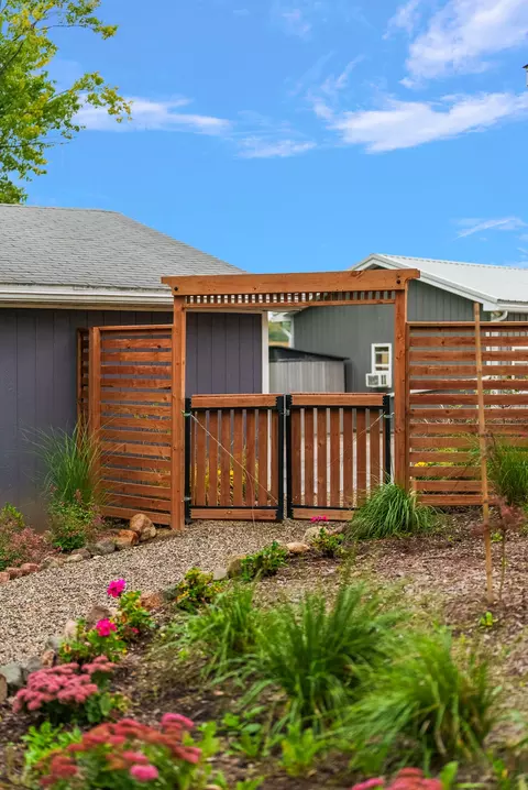Exterior - 8360 Parker Rd, Saline, MI 48176 photo 10 of 31