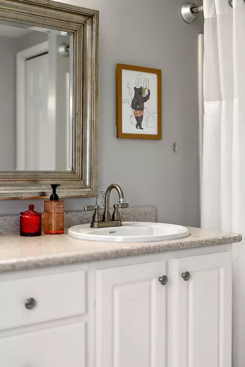 Bath - 8360 Parker Rd, Saline, MI 48176 photo 5 of 9