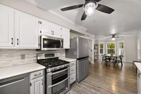 Kitchen - 8360 Parker Rd, Saline, MI 48176 photo 6 of 6