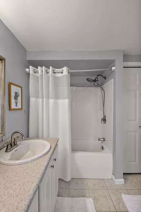 Bath - 8360 Parker Rd, Saline, MI 48176 photo 7 of 9
