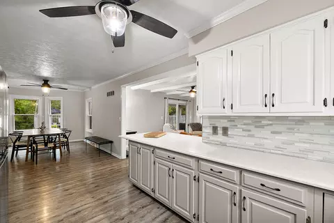 Kitchen - 8360 Parker Rd, Saline, MI 48176 photo 4 of 6