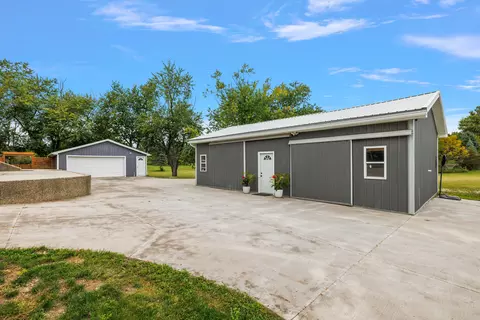 Exterior - 8360 Parker Rd, Saline, MI 48176 photo 8 of 31