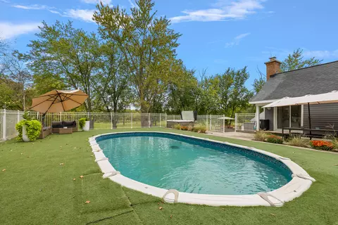 Exterior - 8360 Parker Rd, Saline, MI 48176 photo 26 of 31