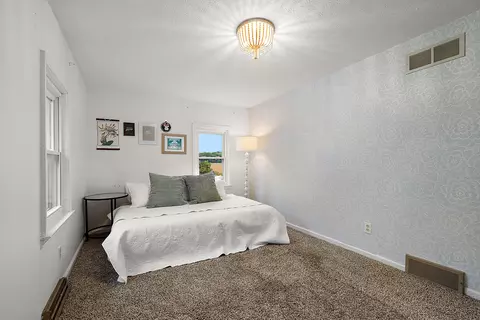Bedroom - 8360 Parker Rd, Saline, MI 48176 photo 5 of 9