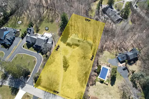20705 Glenhill Ct, Beverly Hills, MI 48025
