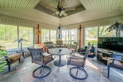 Exterior - 2825 Toben Rd, Carleton, MI 48117 photo 9 of 14