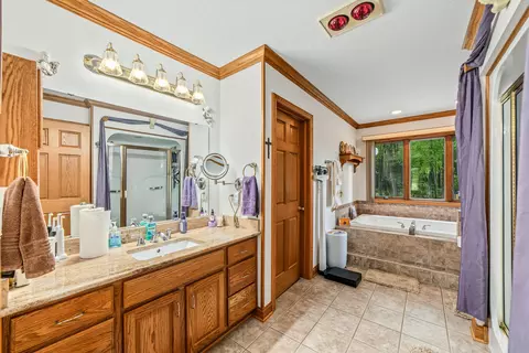 Bath - 2825 Toben Rd, Carleton, MI 48117 photo 1 of 5