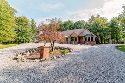 Exterior - 2825 Toben Rd, Carleton, MI 48117 photo 4 of 14