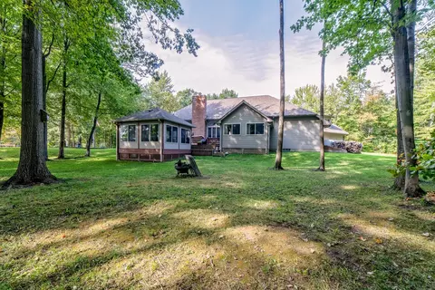Exterior - 2825 Toben Rd, Carleton, MI 48117 photo 12 of 14