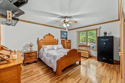 Bedroom - 2825 Toben Rd, Carleton, MI 48117 photo 3 of 3