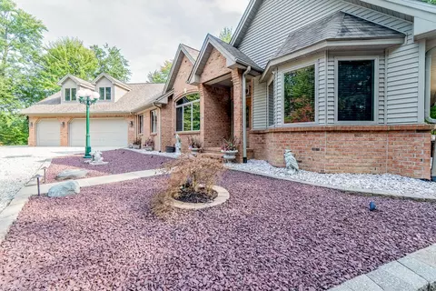 Exterior - 2825 Toben Rd, Carleton, MI 48117 photo 6 of 14