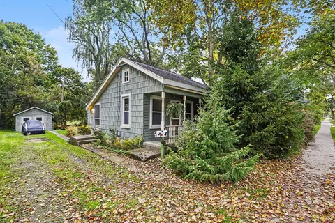 119 Madison St, Chelsea, MI 48118