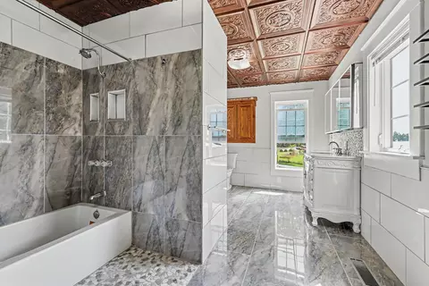 Bath - 9917 Cady Rd, Jackson, MI 49201 photo 1 of 3