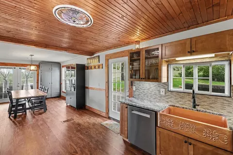 Kitchen - 9917 Cady Rd, Jackson, MI 49201 photo 1 of 2