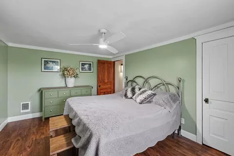 Bedroom - 9917 Cady Rd, Jackson, MI 49201 photo 2 of 4